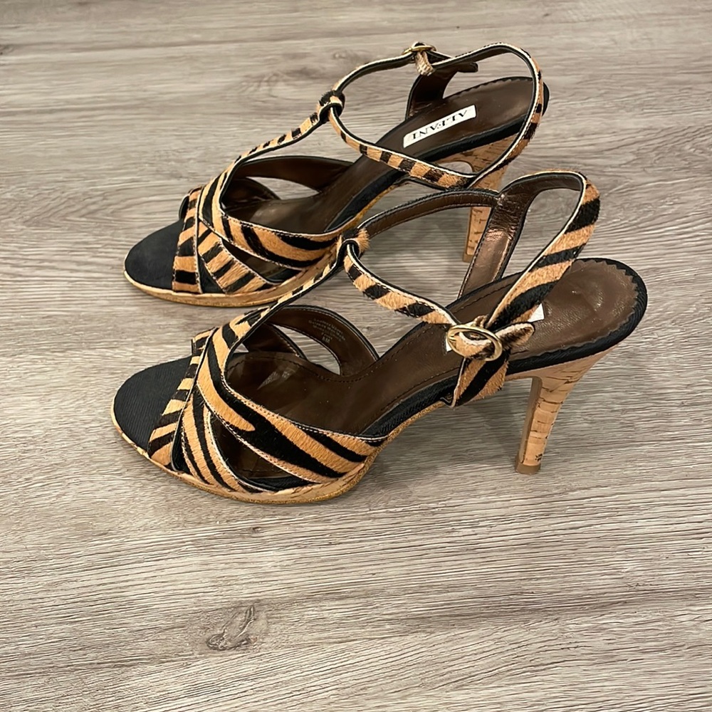 Alfani animal print heels Size 8